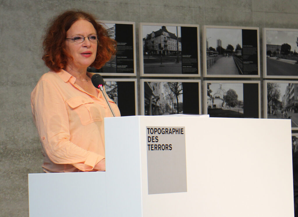 Anetta Kahane am Sprecherpult