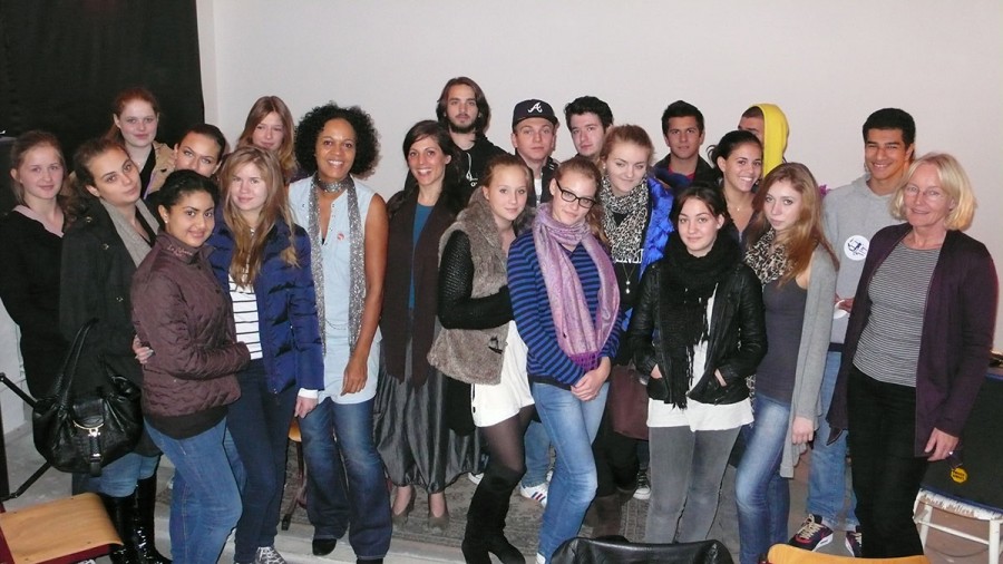 Schüler/innen im Gespräch über „Rassismus, Integration und Migration“. Carl-Legien-Schule, Berlin-Neukölln, September 2010